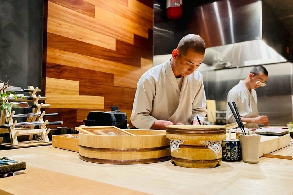 Hiden with upscale decor and a warm ambiance