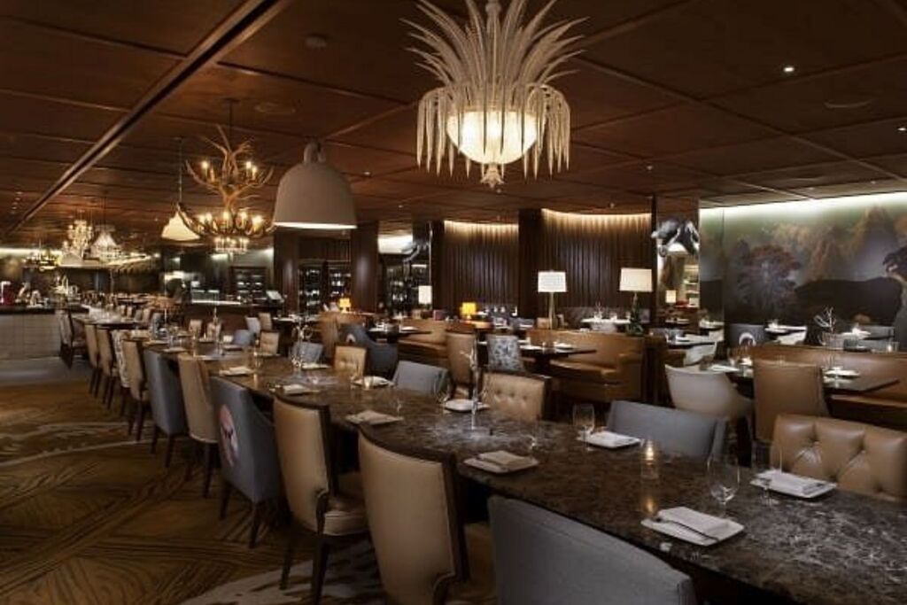  Bazaar Meat by José Andrés with upscale decor and a warm ambiance