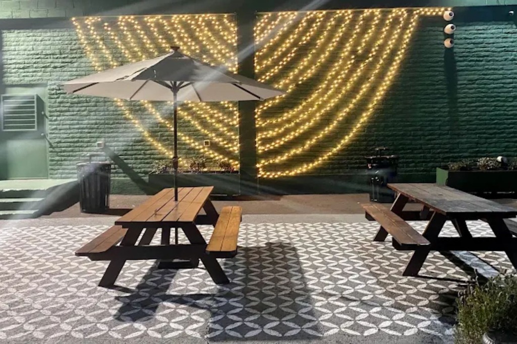 Pinay Good-Eats with upscale decor and a warm ambiance